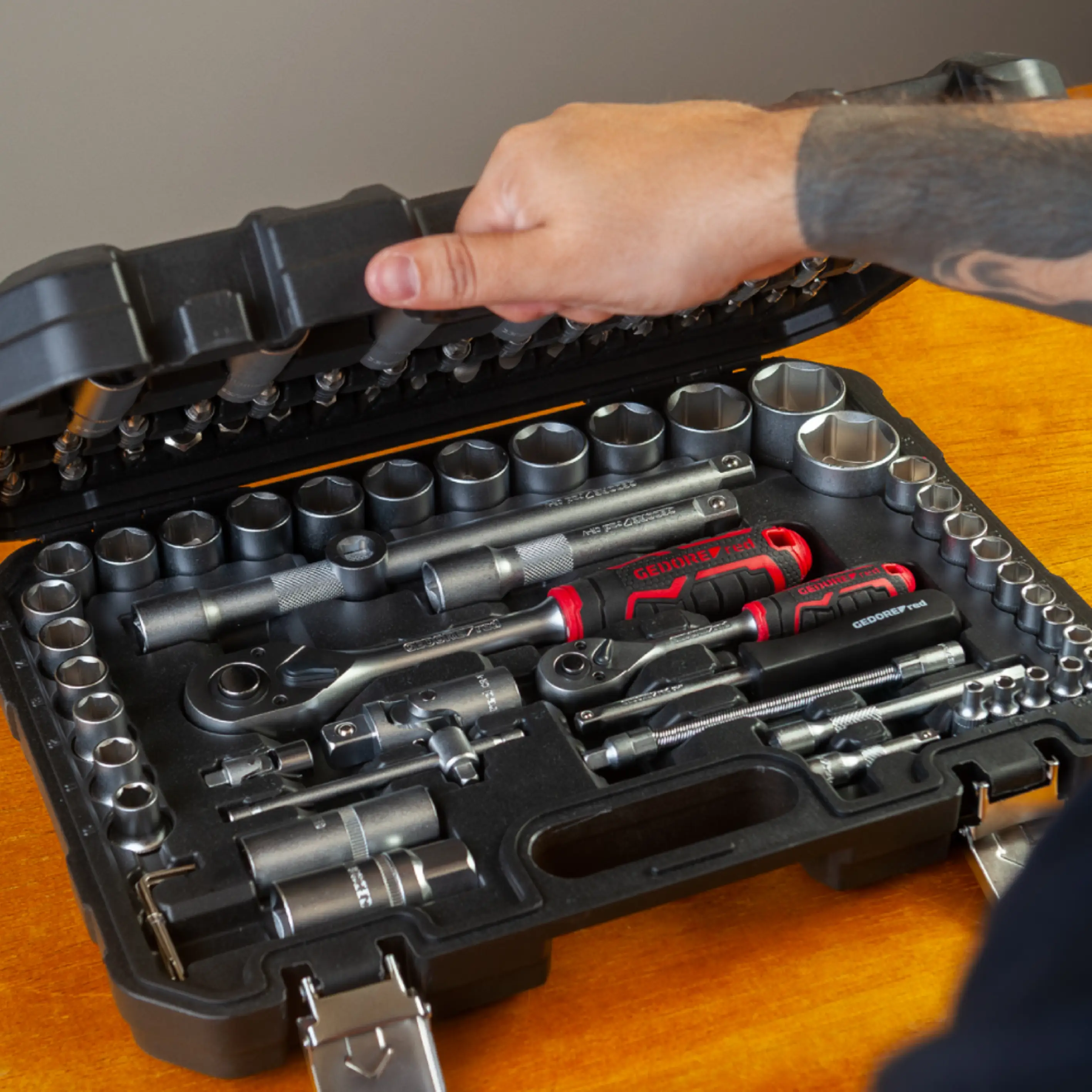 Jogo de Soquetes 1/4 + 1/2 94 peças Gedore Red